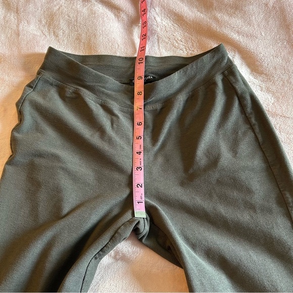Eileen Fisher taupe textured stretch crepe pull on ankle pants size PP (SP) - Picture 9 of 9